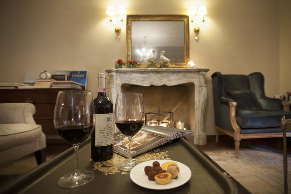 Corte Gondina Boutique Hotel La Morra Bagian luar foto