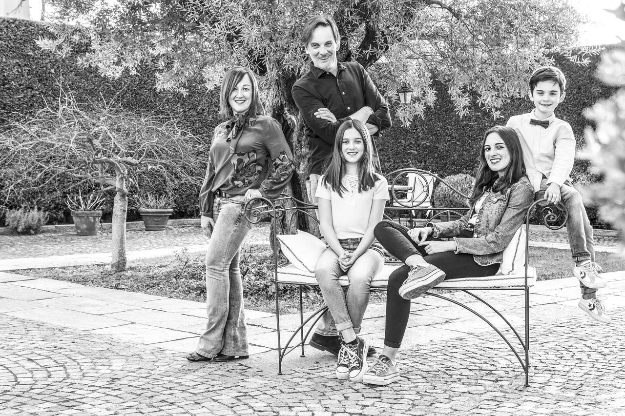 Corte Gondina Boutique Hotel La Morra Bagian luar foto